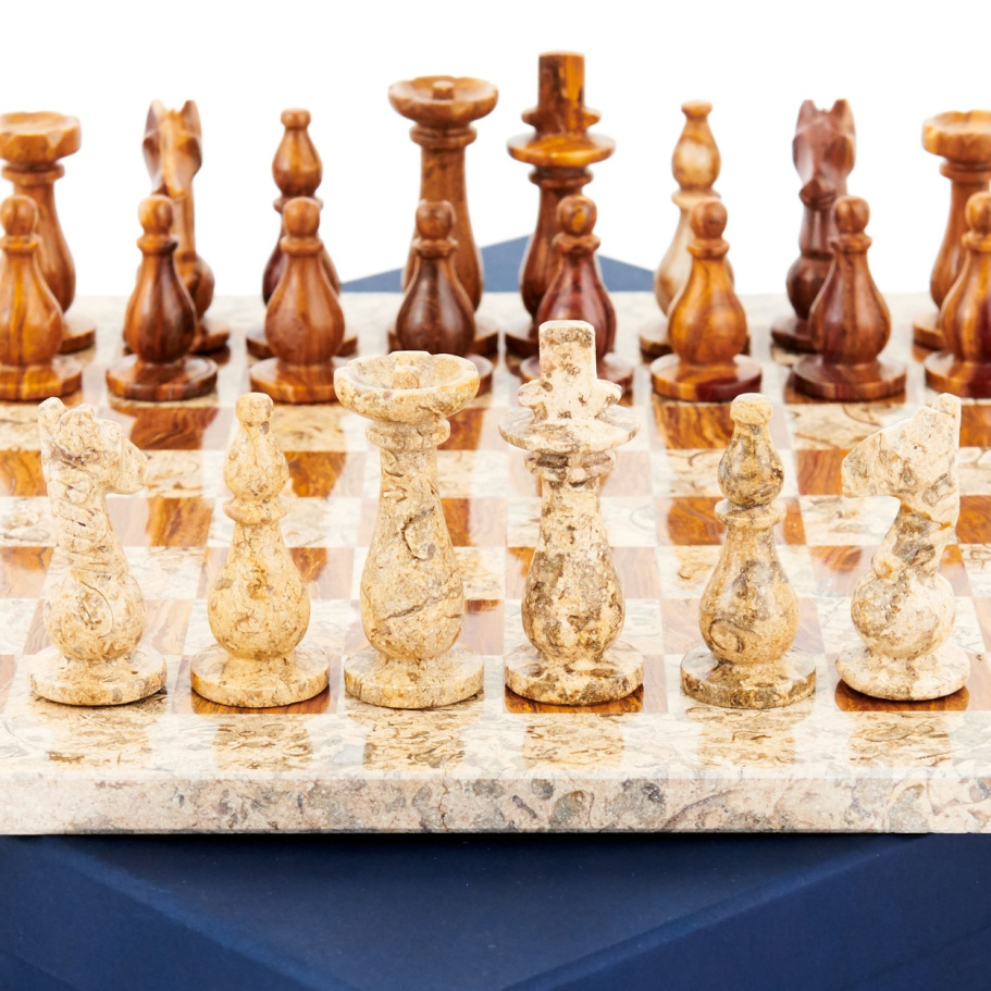Шахматы каменные "Грация" яшма и ракушечник 30 купить в Казани